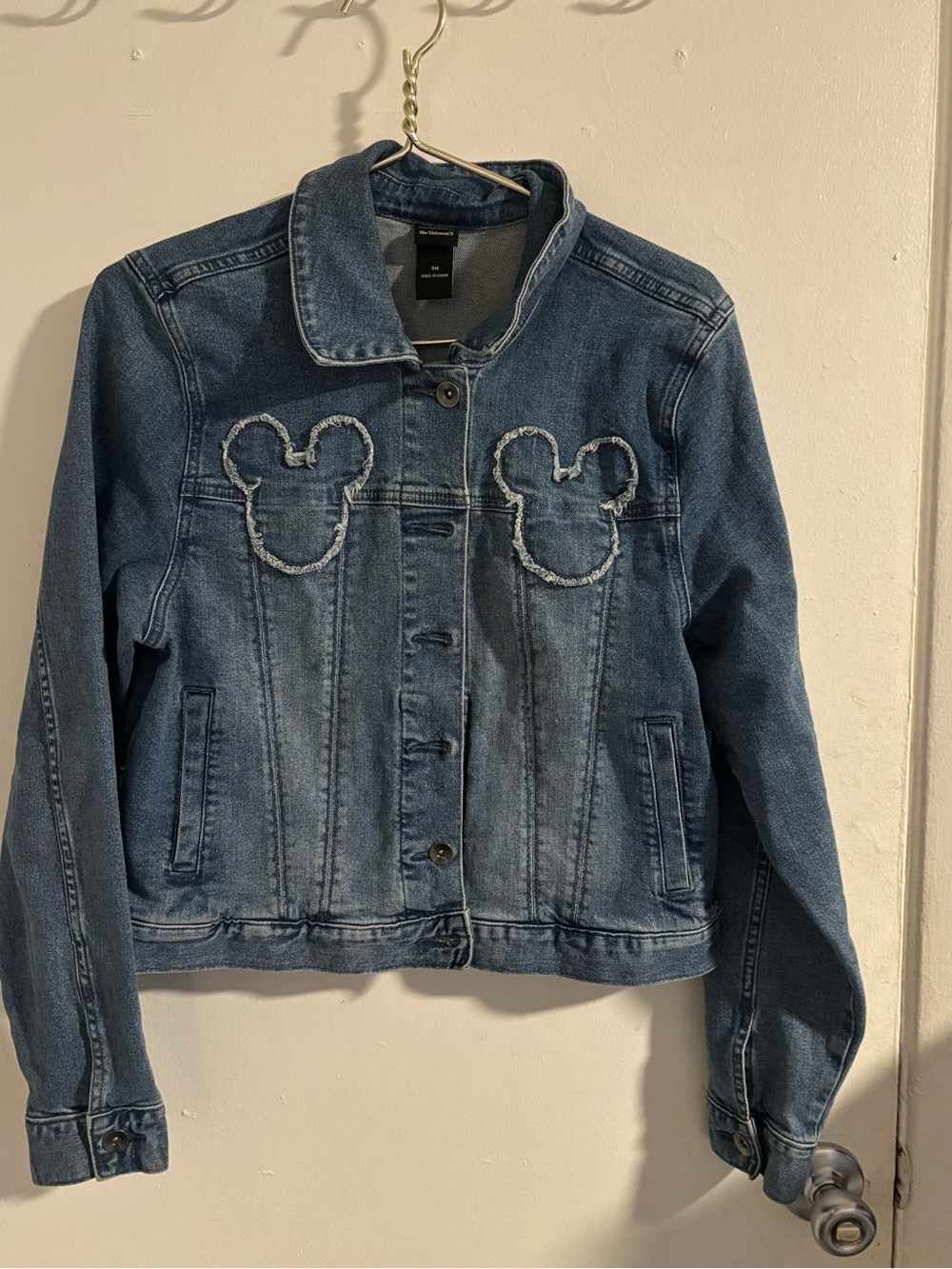 Disney Her Universe Mickey Mouse Denim Jean Jacket Women’s Small
(1264)